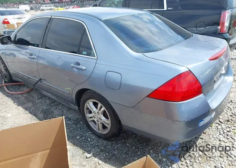 2007 Honda Accord 2.4 Lx z USA, uszkodzony, nr VIN 1HGCM56407A167859
